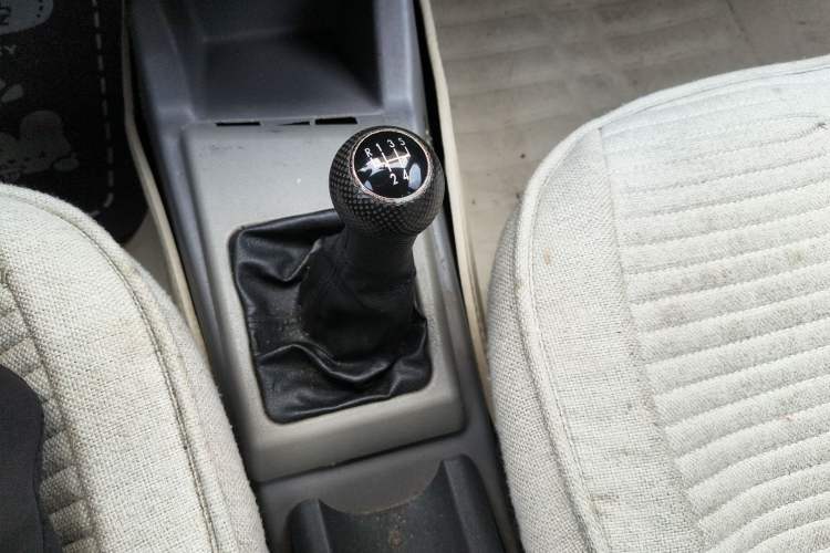 Used Volkswagen Jetta 2012 1.6L Collector's Edition Gear Lever
