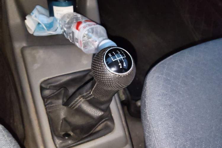 Used Volkswagen Jetta 2012 1.6L Commemorative Edition Gear Lever