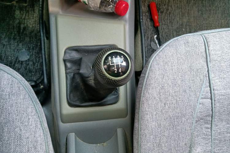 Used Volkswagen Jetta 2012 1.6L Collector's Edition Gear Lever