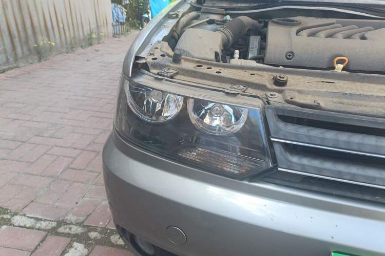 Used Volkswagen Jetta 2012 1.6L Commemorative Edition Right Front Headlight