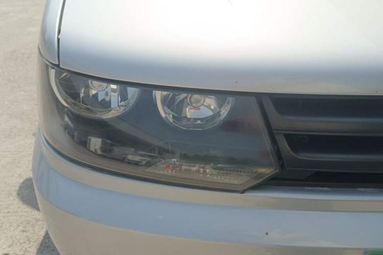Used Volkswagen Jetta 2012 1.6L Collector's Edition Right Front Headlight