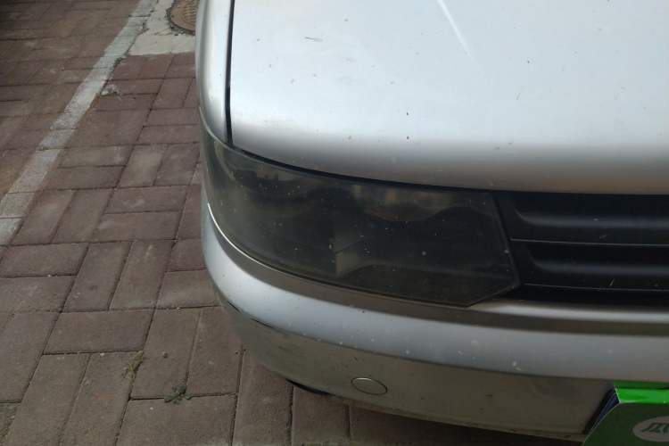 Used Volkswagen Jetta 2012 1.6L Commemorative Edition Right Front Headlight