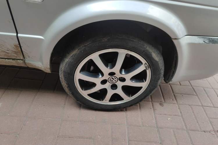 Used Volkswagen Jetta 2012 1.6L Vanguard Right Front Wheel Hub