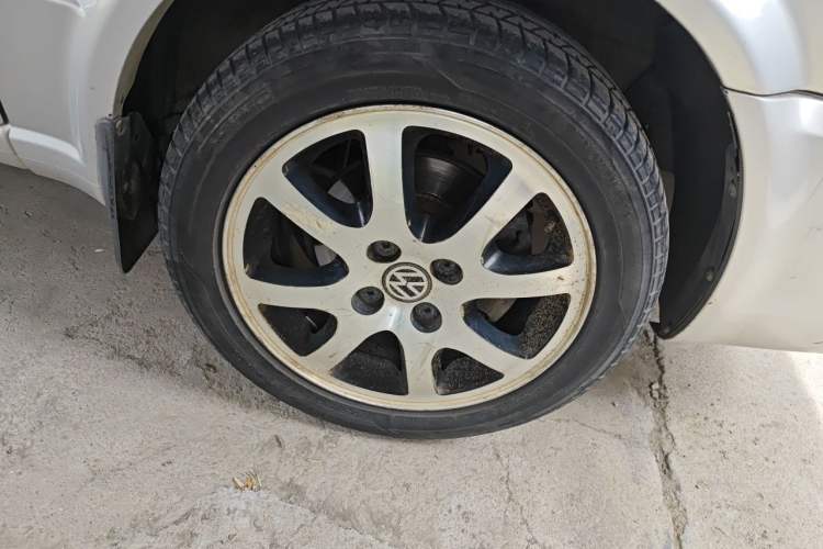 Used Volkswagen Jetta 2012 1.6L Vanguard Right Front Wheel Hub