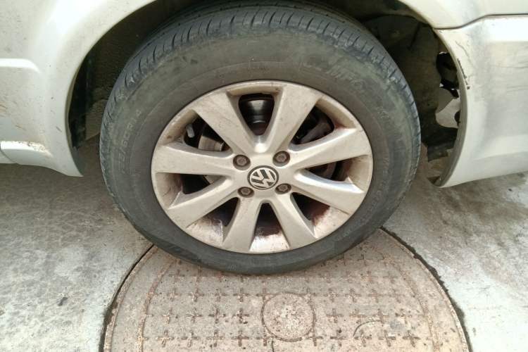 Used Volkswagen Jetta 2012 1.6L Collector's Edition Right Front Wheel Hub