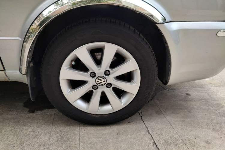 Used Volkswagen Jetta 2012 1.6L Collector's Edition Right Front Wheel Hub