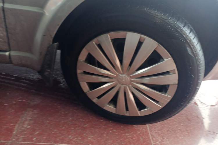 Used Volkswagen Jetta 2012 1.6L Collector's Edition Right Front Wheel Hub