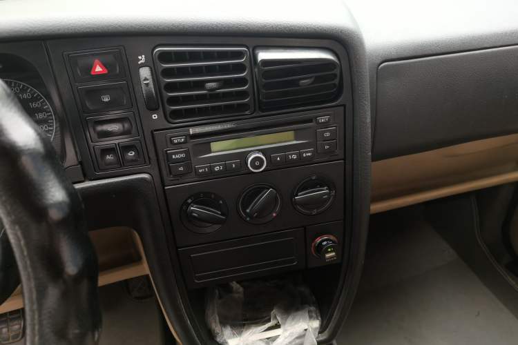 Used Volkswagen Jetta 2012 1.6L Commemorative Edition Audio And AC Panel