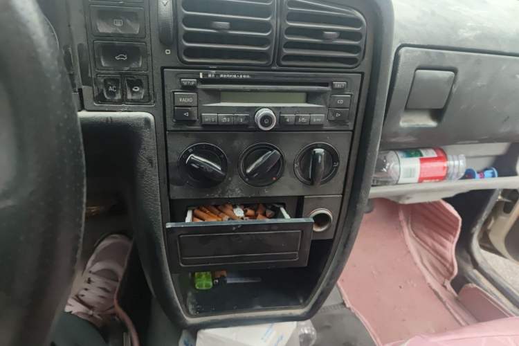 Used Volkswagen Jetta 2012 1.6L Vanguard Audio And AC Panel