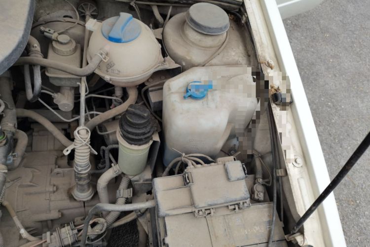 Used Volkswagen Jetta 2012 1.6L Commemorative Edition Engine Bay Left