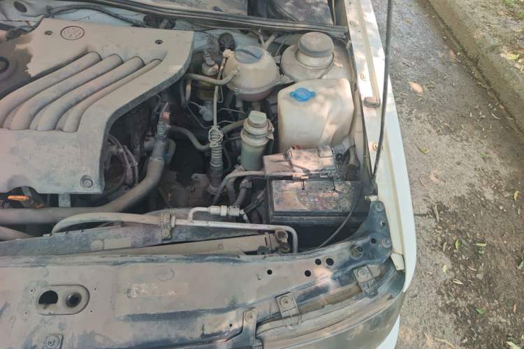 Used Volkswagen Jetta 2012 1.6L Collector's Edition Engine Bay Left