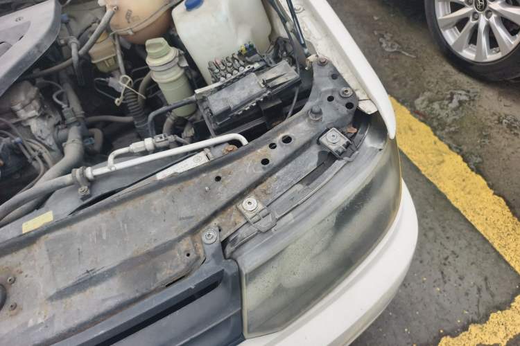 Used Volkswagen Jetta 2012 1.6L Collector's Edition Engine Bay Left
