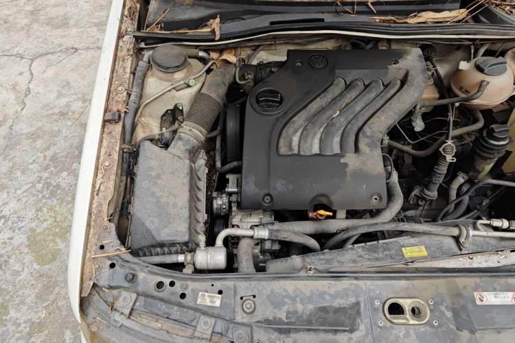 Used Volkswagen Jetta 2012 1.6L Vanguard Engine Bay Right