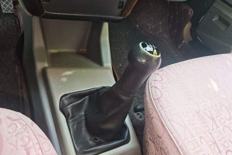 Used Volkswagen Jetta 2012 1.6L Collector's Edition Gear Lever