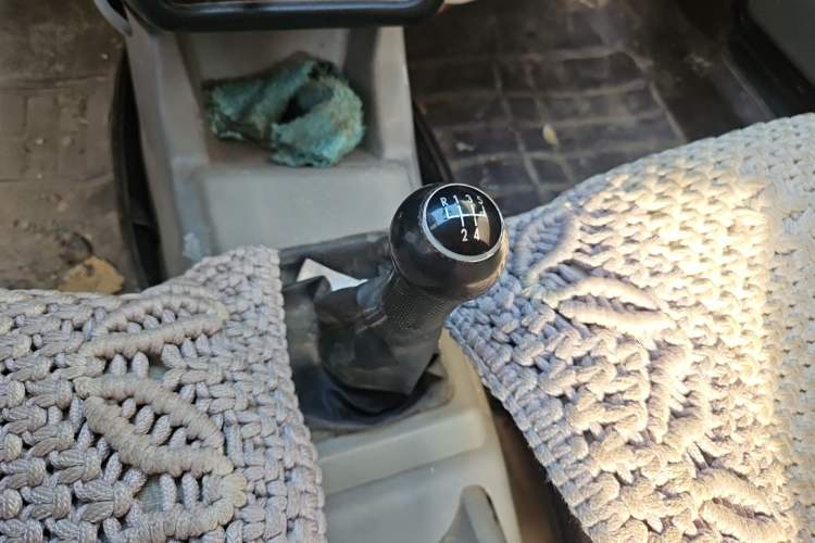 Used Volkswagen Jetta 2012 1.6L Collector's Edition Gear Lever