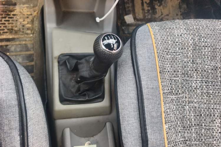Used Volkswagen Jetta 2012 1.6L Collector's Edition Gear Lever