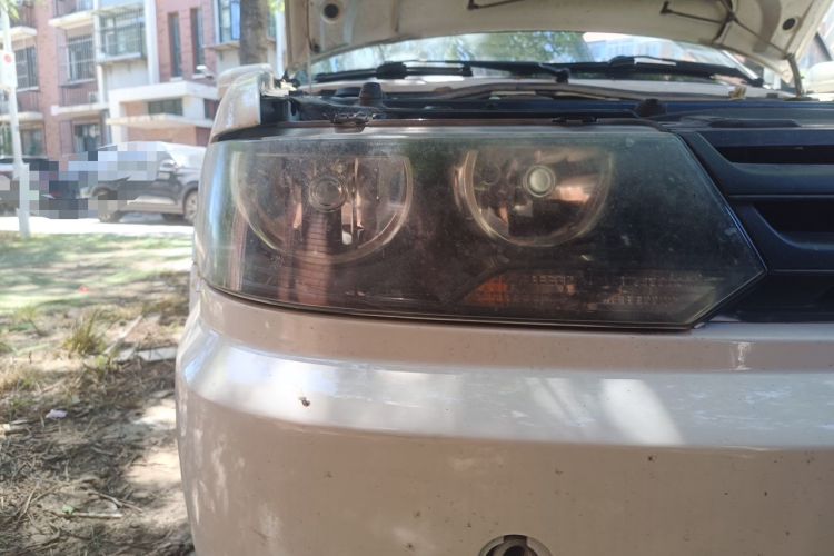 Used Volkswagen Jetta 2012 1.6L Collector's Edition Right Front Headlight