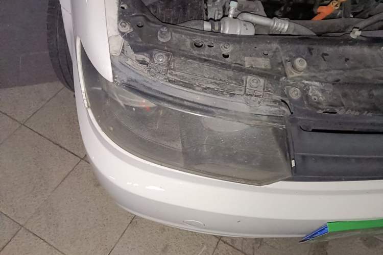 Used Volkswagen Jetta 2012 1.6L Collector's Edition Right Front Headlight