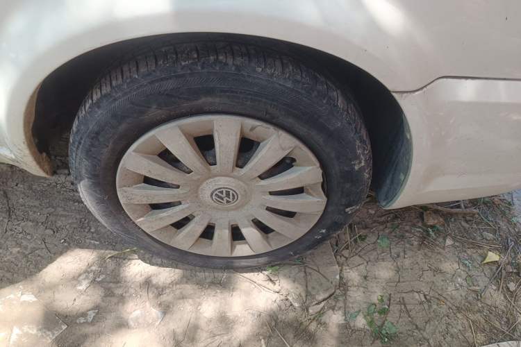 Used Volkswagen Jetta 2012 1.6L Collector's Edition Right Front Wheel Hub