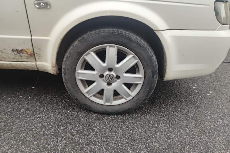 Used Volkswagen Jetta 2012 1.6L Vanguard Right Front Wheel Hub