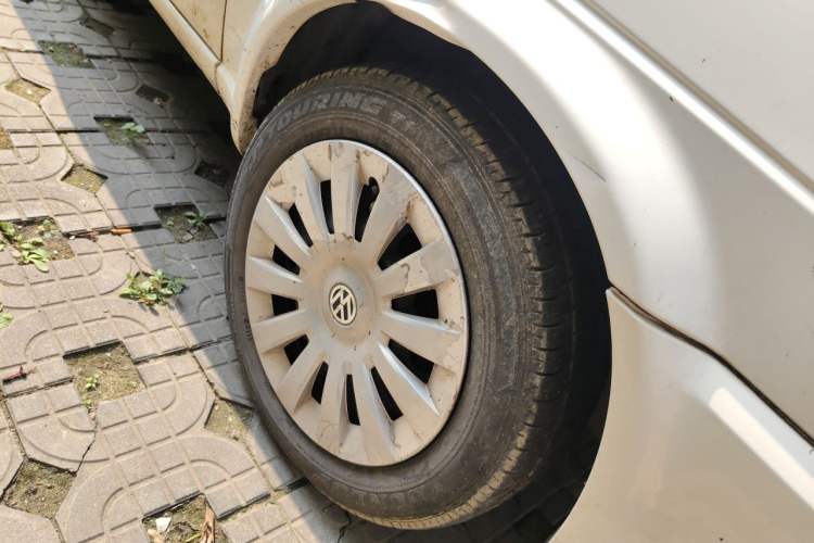 Used Volkswagen Jetta 2012 1.6L Collector's Edition Right Front Wheel Hub