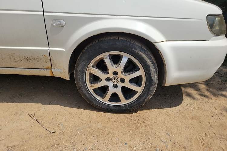 Used Volkswagen Jetta 2012 1.6L Vanguard Right Front Wheel Hub