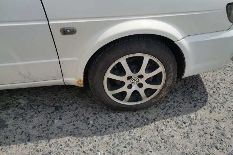 Used Volkswagen Jetta 2012 1.6L Commemorative Edition Right Front Wheel Hub