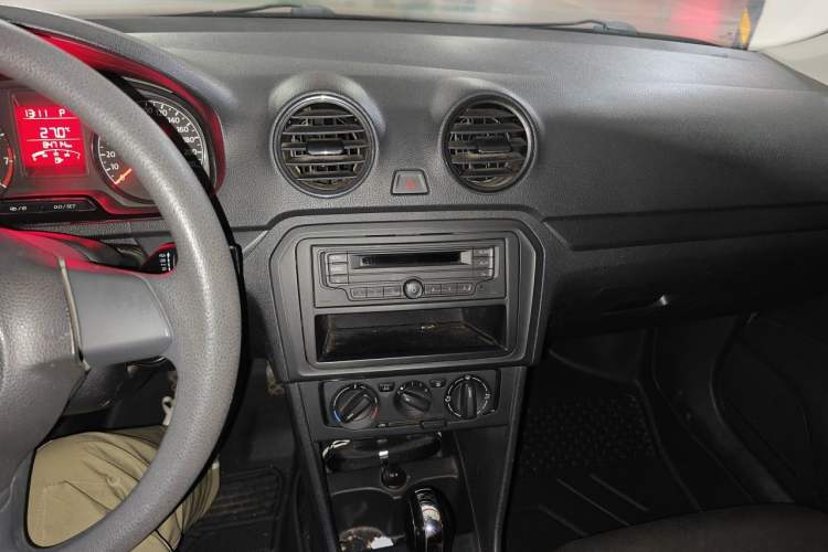 Used Volkswagen Jetta 2013 1.6L Automatic Fashion Model Audio And AC Panel