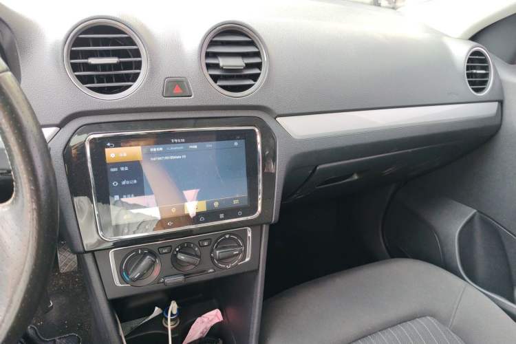Used Volkswagen Jetta 2013 1.4L Manual Comfort Model Audio And AC Panel