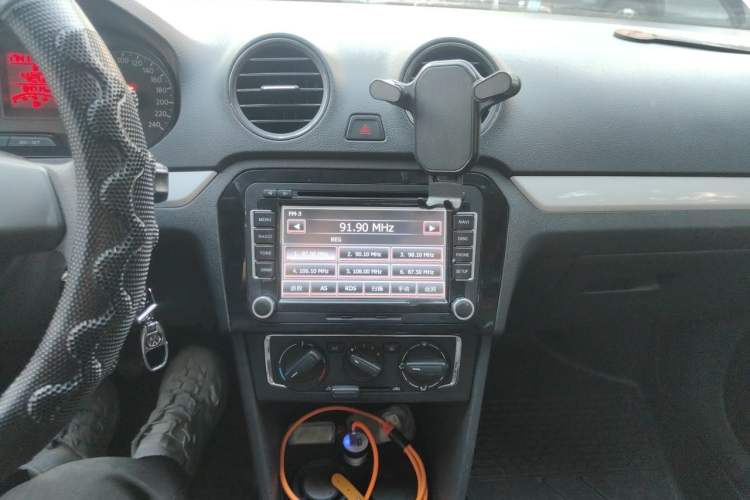 Used Volkswagen Jetta 2013 1.6L Manual Comfort Model Audio And AC Panel