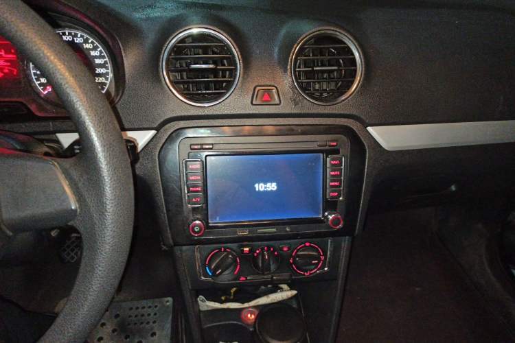 Used Volkswagen Jetta 2013 1.6L Manual Comfort Model Audio And AC Panel