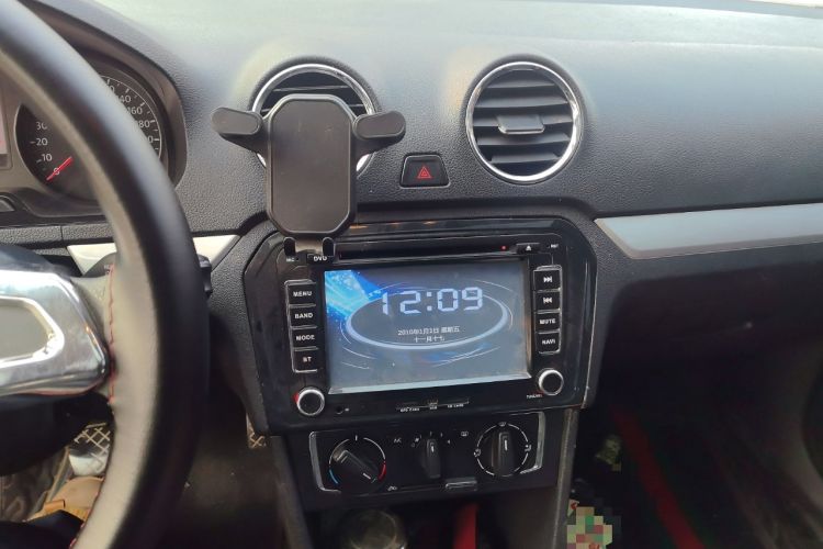 Used Volkswagen Jetta 2013 1.6L Manual Comfort Model Audio And AC Panel