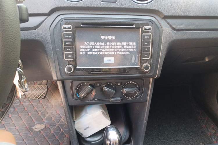 Used Volkswagen Jetta 2013 1.6L Automatic Fashion Model Audio And AC Panel