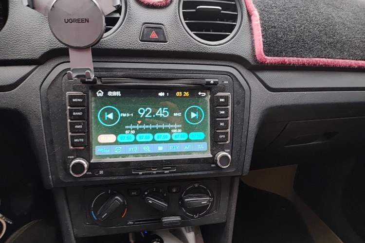 Used Volkswagen Jetta 2013 1.6L Manual Fashion Edition Audio And AC Panel