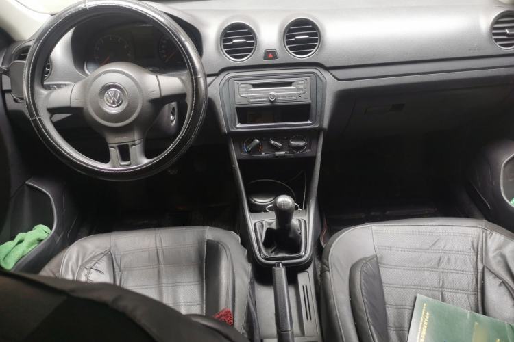 Used Volkswagen Jetta 2013 1.6L Manual Fashion Edition Center Console