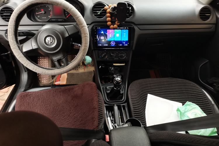Used Volkswagen Jetta 2013 1.6L Manual Fashion Edition Center Console