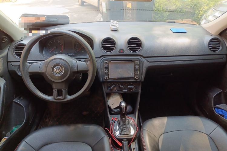 Used Volkswagen Jetta 2013 1.6L Automatic Fashion Model Center Console