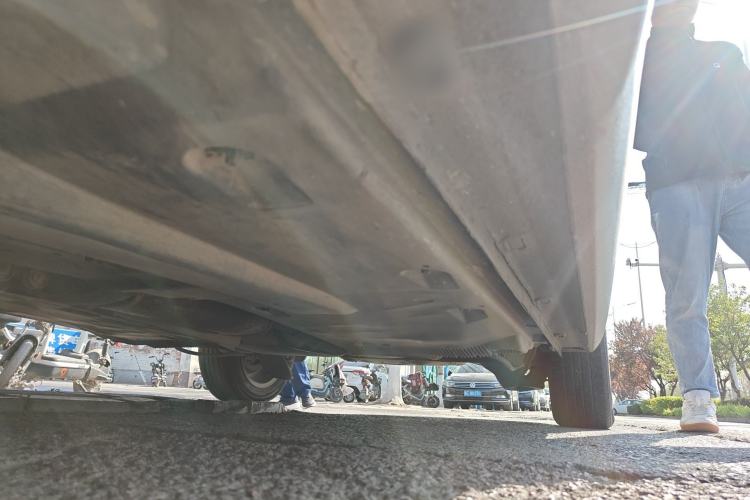 Used Volkswagen Jetta 2013 1.6L Manual Comfort Model Chassis Front Left