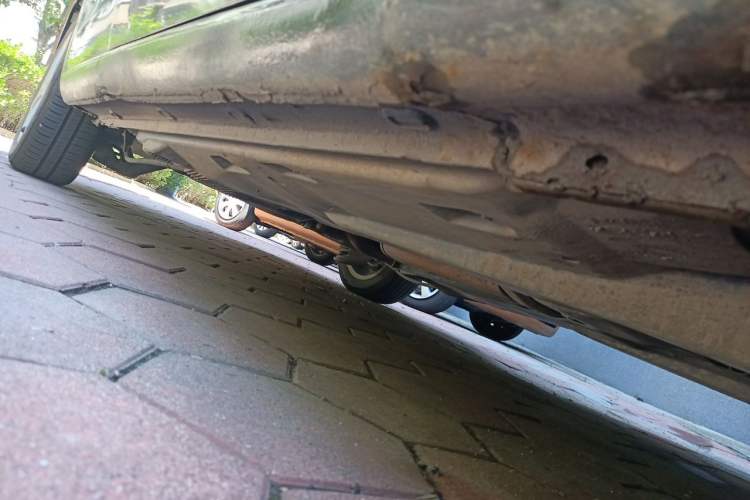Used Volkswagen Jetta 2013 1.6L Manual Comfort Model Chassis Front Right