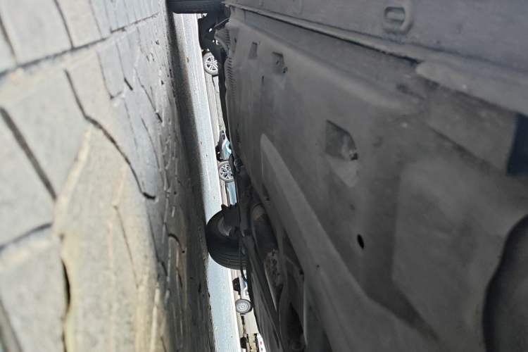 Used Volkswagen Jetta 2013 1.4L Manual Comfort Model Chassis Front Right