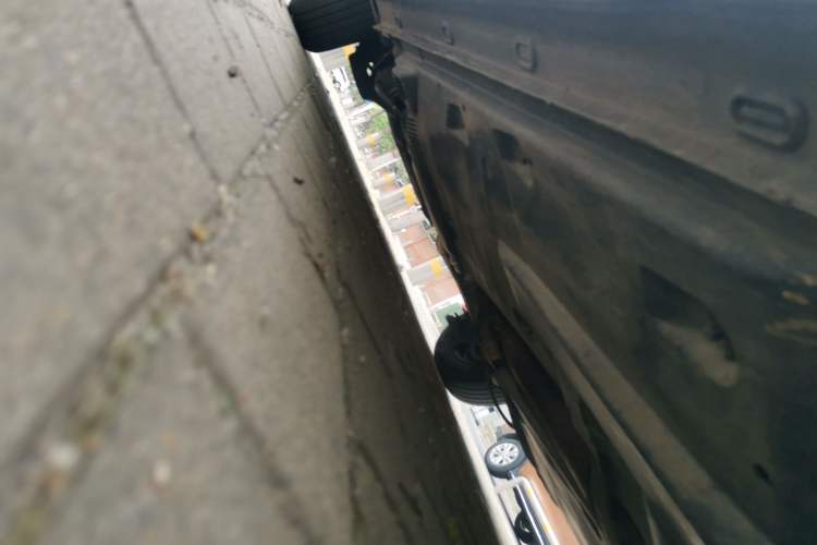 Used Volkswagen Jetta 2013 1.6L Manual Fashion Edition Chassis Front Right