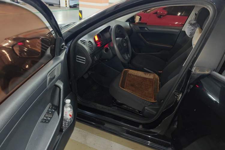Used Volkswagen Jetta 2013 1.6L Automatic Fashion Model Driver Seat