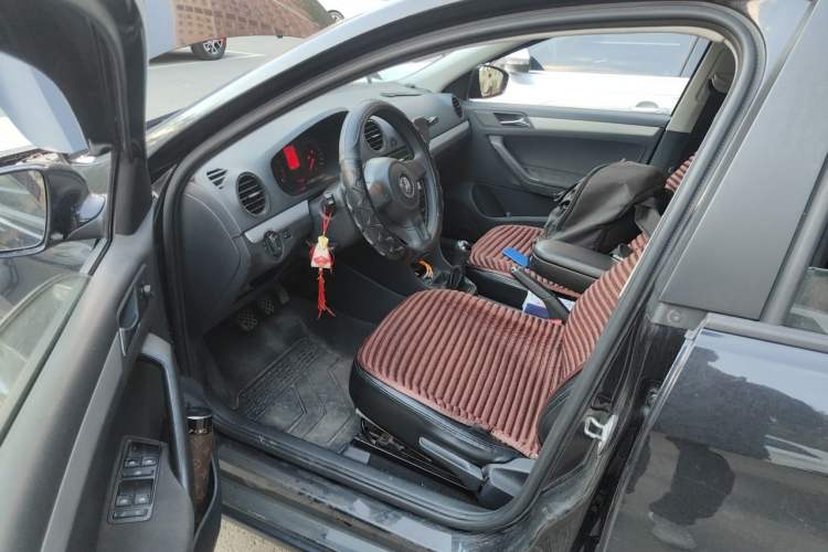 Used Volkswagen Jetta 2013 1.6L Manual Comfort Model Driver Seat