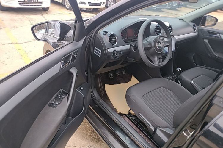 Used Volkswagen Jetta 2013 1.6L Manual Comfort Model Driver Seat