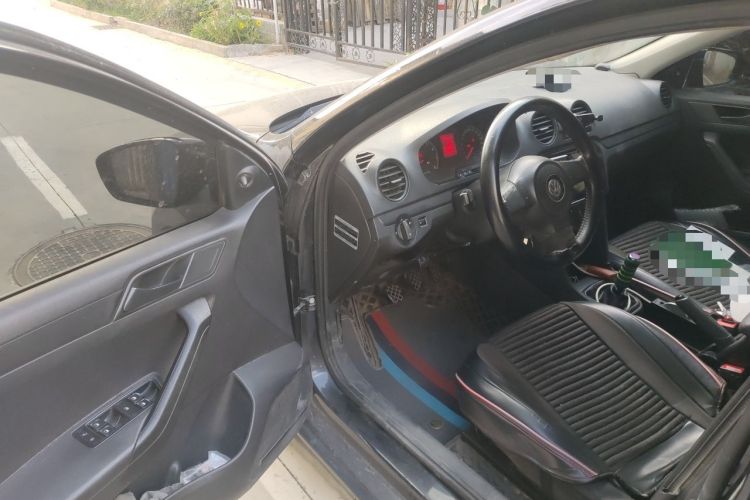 Used Volkswagen Jetta 2013 1.6L Manual Fashion Edition Driver Seat
