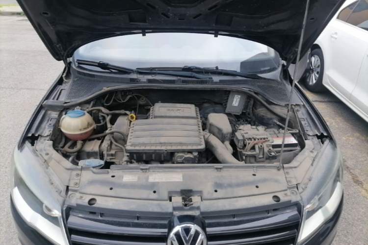 Used Volkswagen Jetta 2013 1.6L Manual Fashion Edition Engine Bay
