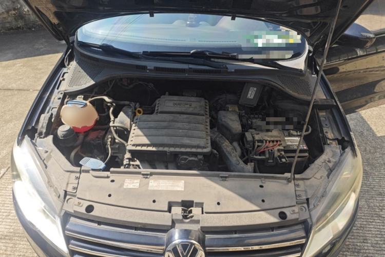 Used Volkswagen Jetta 2013 1.6L Automatic Fashion Model Engine Bay