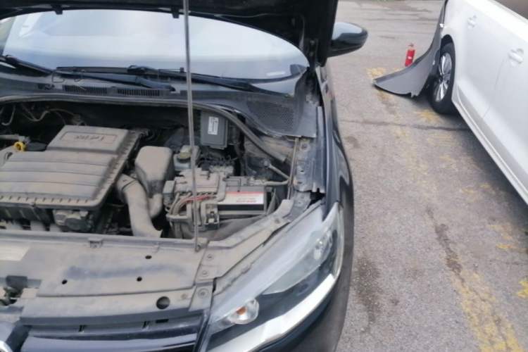 Used Volkswagen Jetta 2013 1.6L Manual Fashion Edition Engine Bay Left