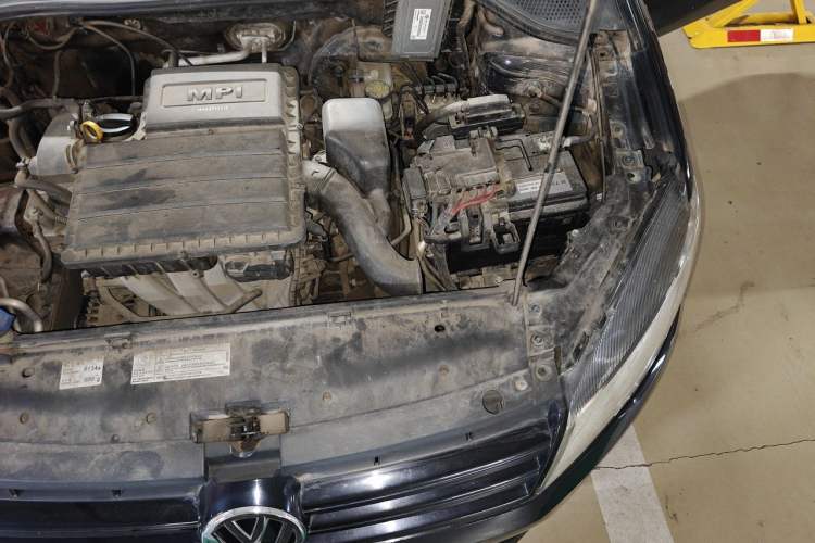 Used Volkswagen Jetta 2013 1.6L Automatic Fashion Model Engine Bay Left