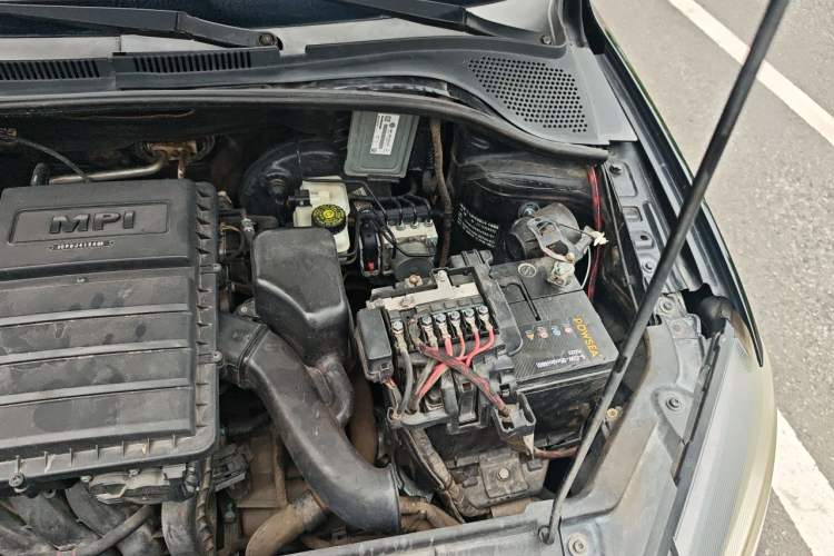 Used Volkswagen Jetta 2013 1.6L Manual Comfort Model Engine Bay Left